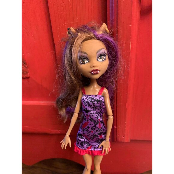 Monster High Doll Clawdeen Wolf Poseable Limbs Outfit Good Hair 1 Boot Earrings - Picture 2 of 3